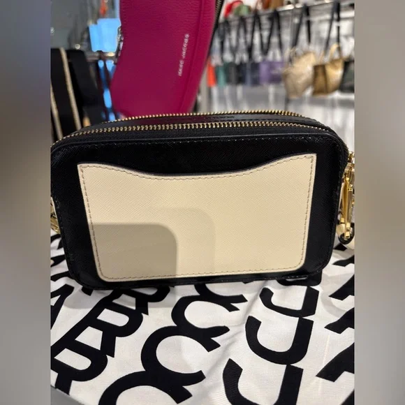Marc Jacobs The Snapshot Bag Cream and Black Crossbody NWT - Picture 4 of 9